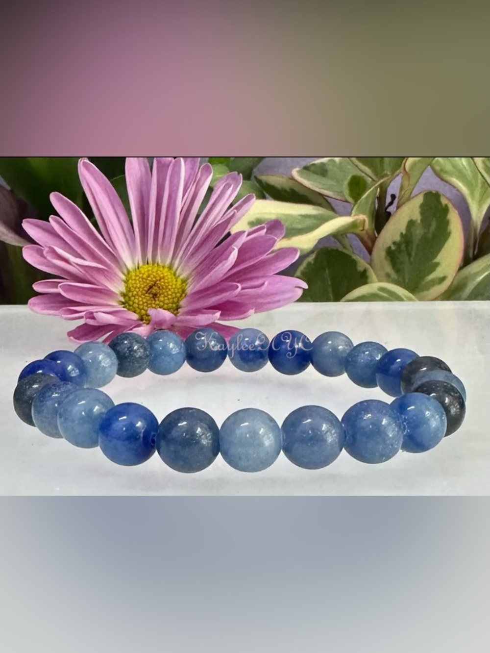 Natural Blue Aventurine 8mm 7.5" length
Crystal Healing Stretch Single Bracelet